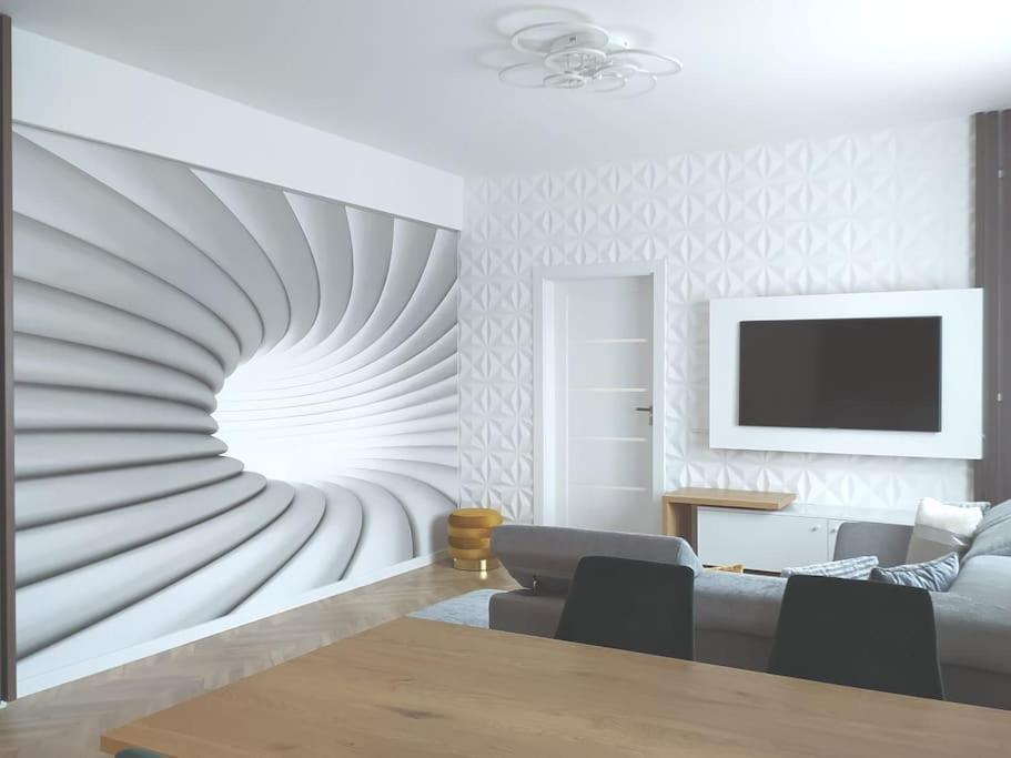 Apartament Ultracentral Pathfinder เตอร์กู-มูเรช ภายนอก รูปภาพ