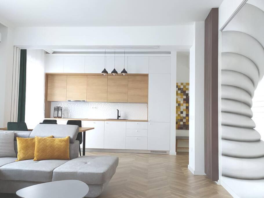 Apartament Ultracentral Pathfinder เตอร์กู-มูเรช ภายนอก รูปภาพ