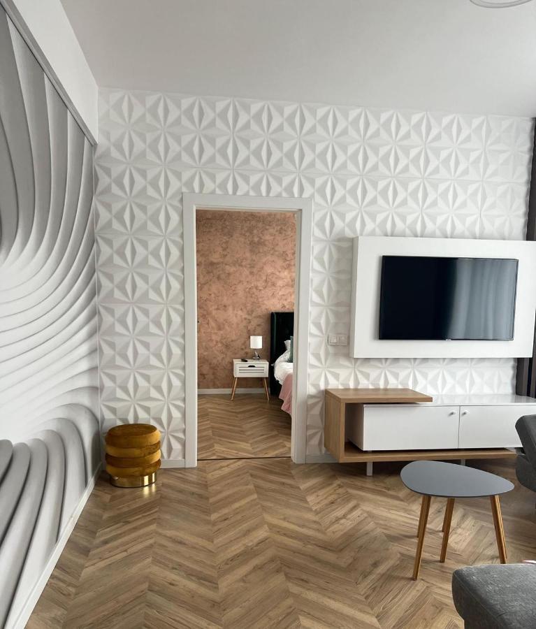 Apartament Ultracentral Pathfinder เตอร์กู-มูเรช ภายนอก รูปภาพ